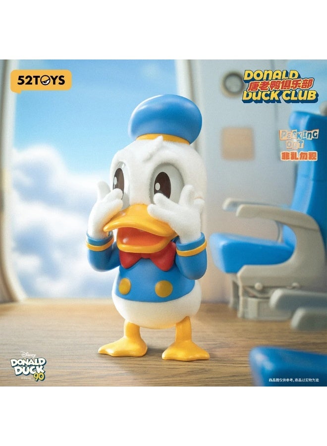 52TOYS صندوق مفاجآت: نادي ديزني دونالد داك، قطعة واحدة عشوائية، مجسم شخصية كرتونية كلاسيكية - Image 2